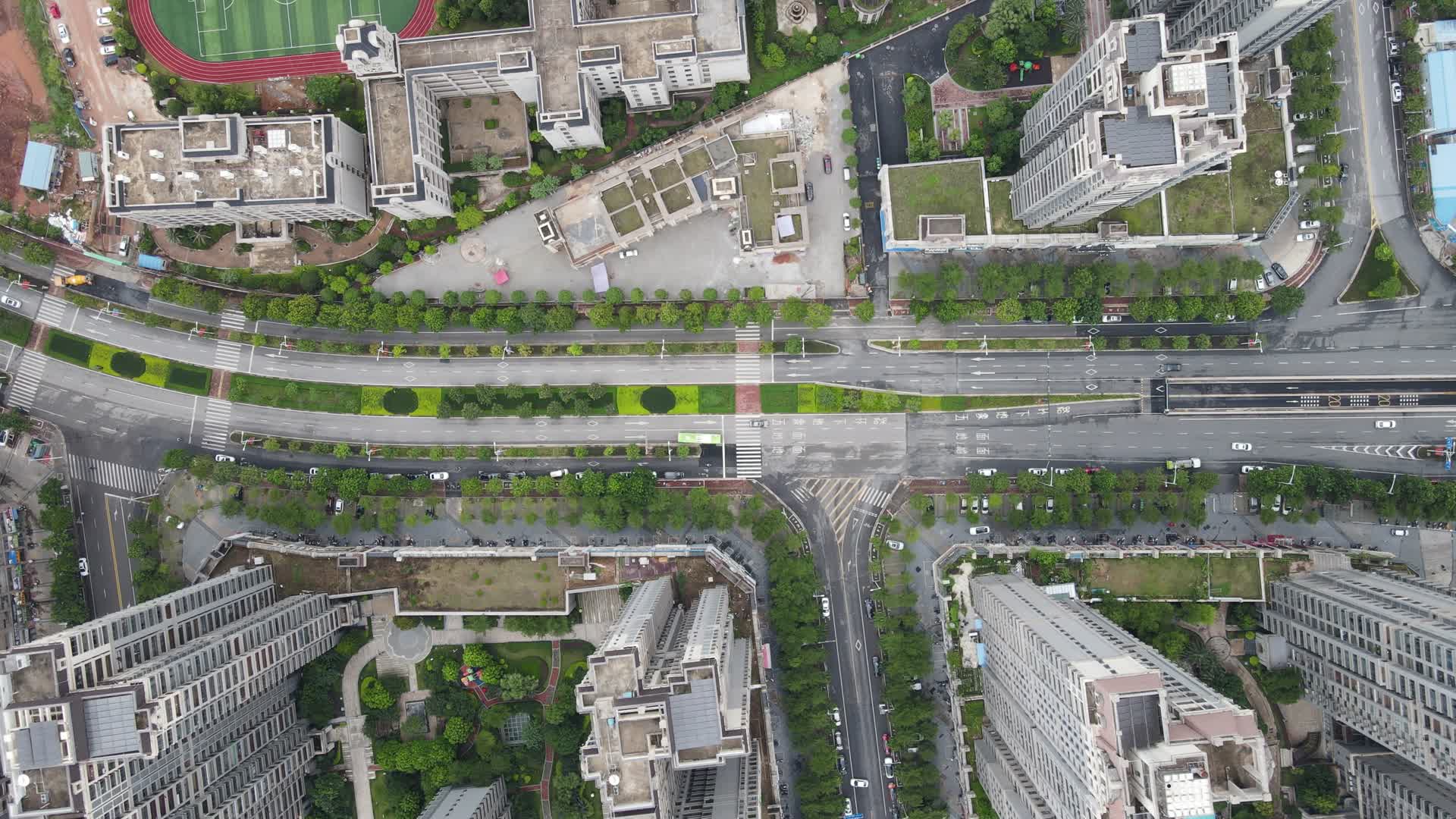 航拍广西南宁交通绿化大道视频的预览图