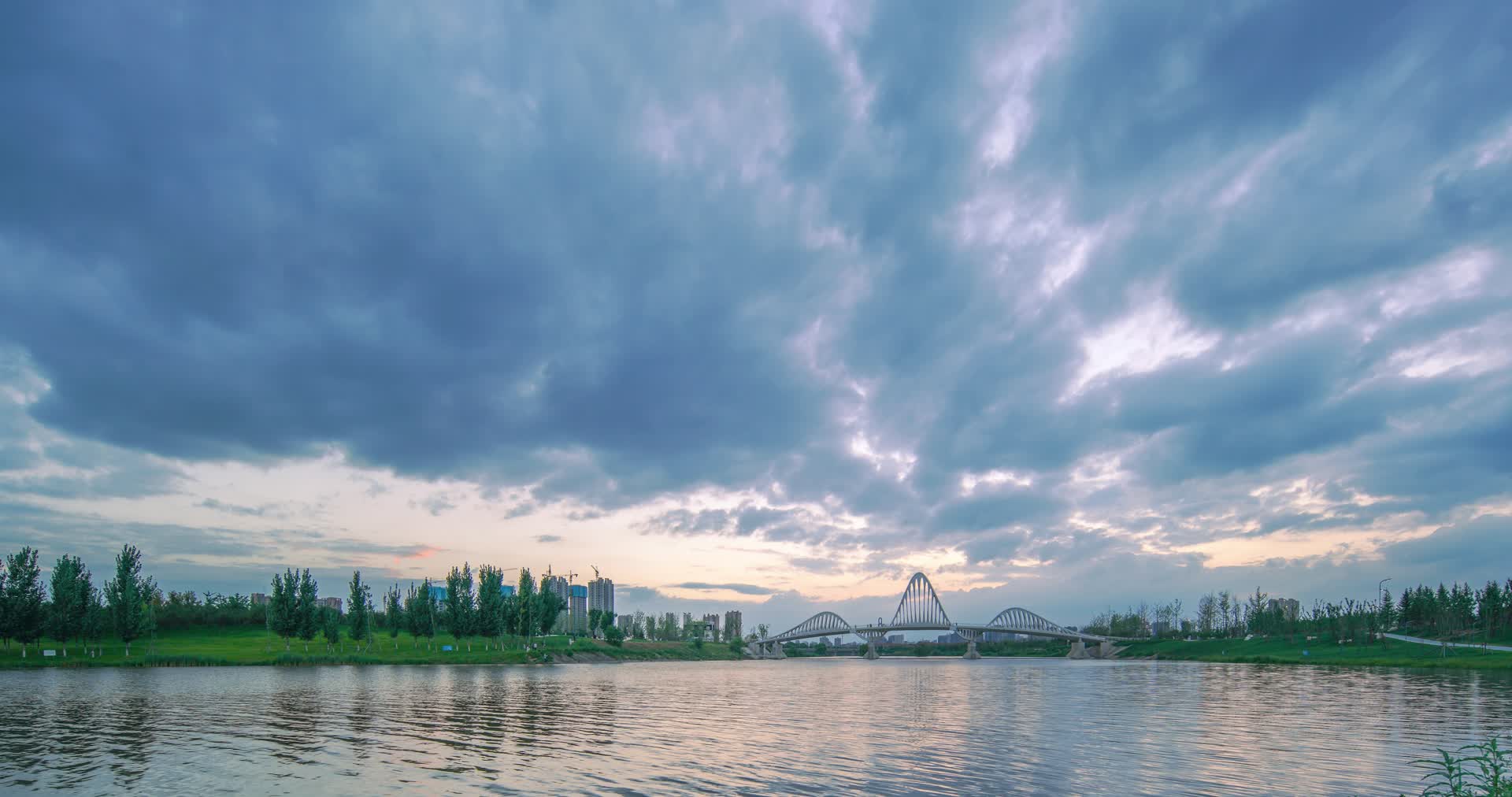 陕西西安沣河日落视频的预览图