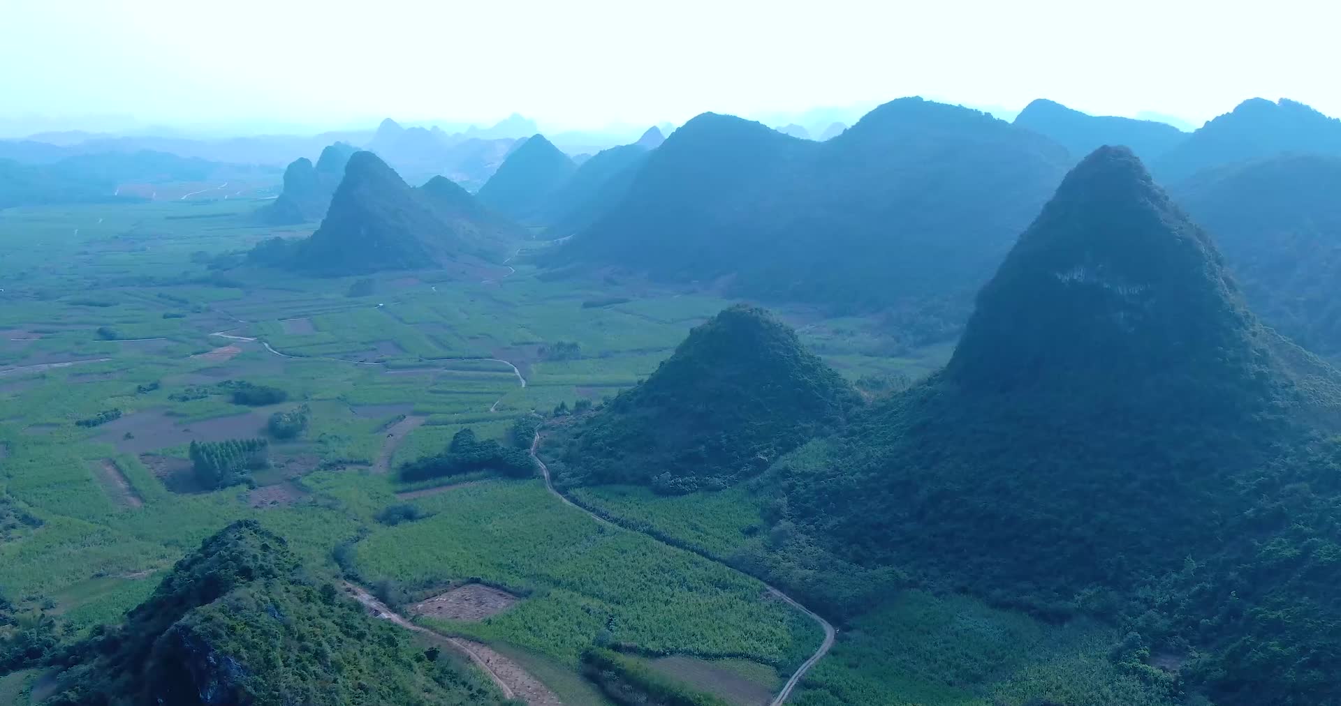 广西柳州少数民族村落实拍视频视频的预览图