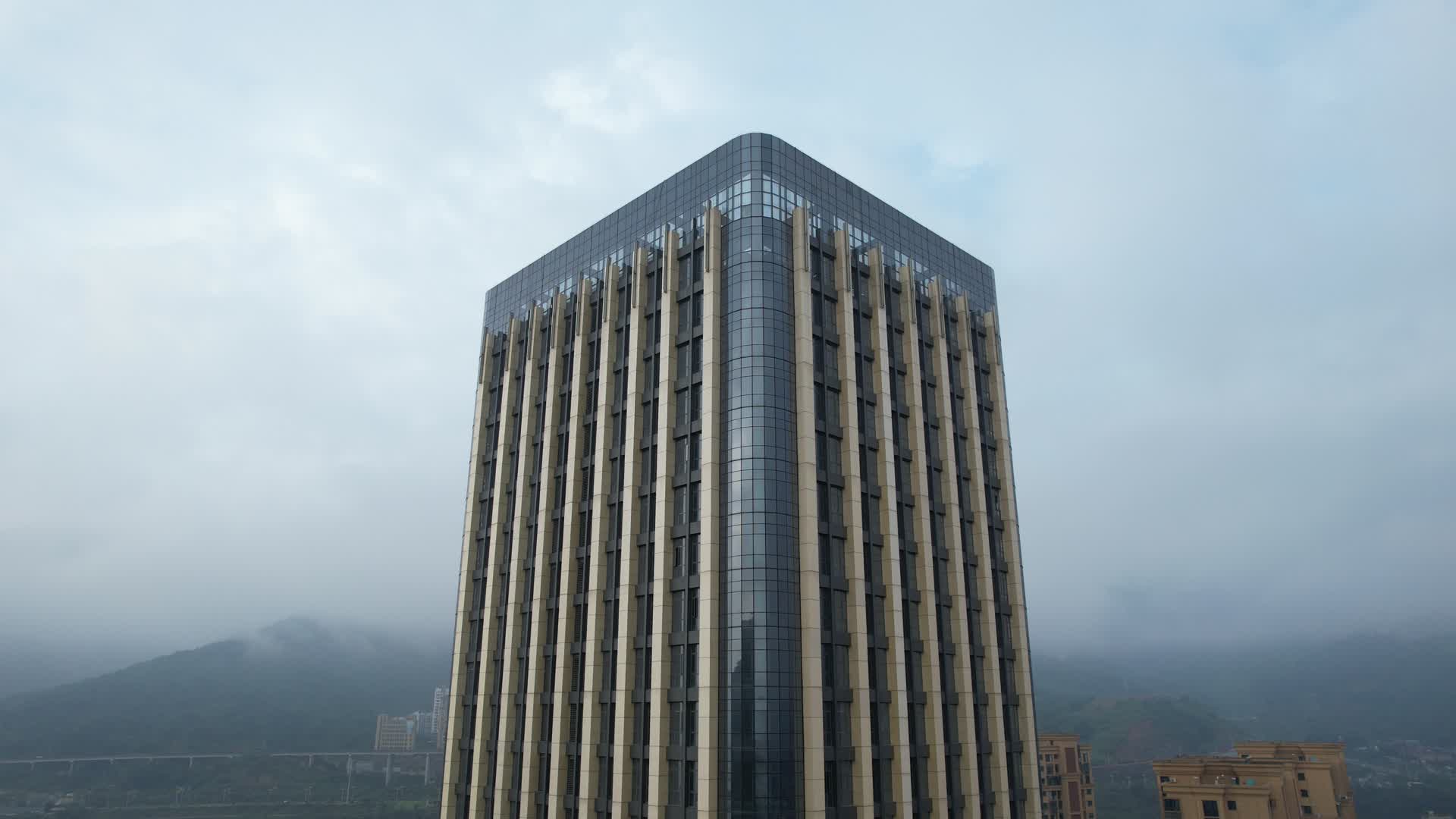 高楼航拍视频的预览图