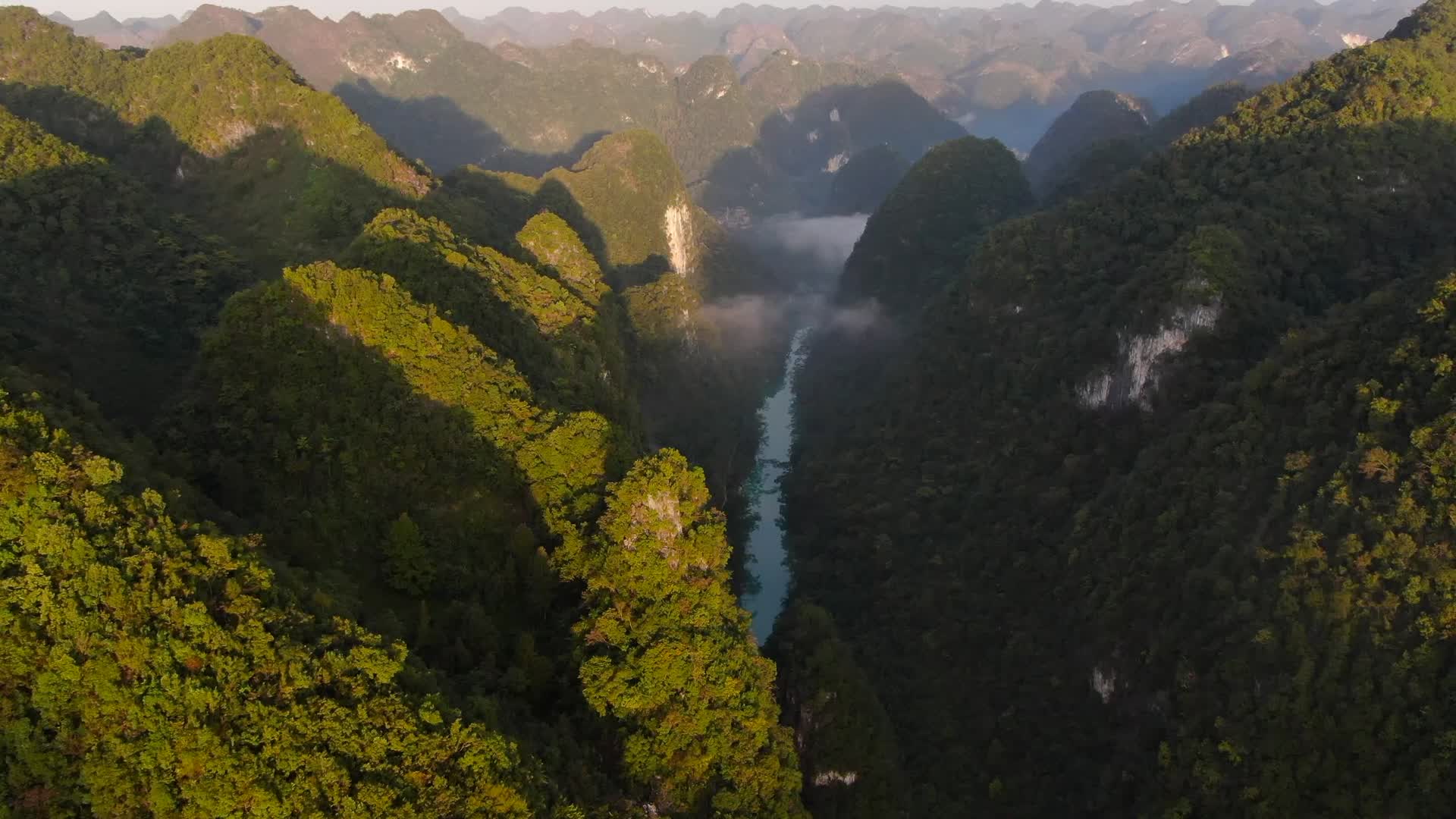 贵州风光峡谷格凸河大峡谷格凸河景区风光航拍视频的预览图