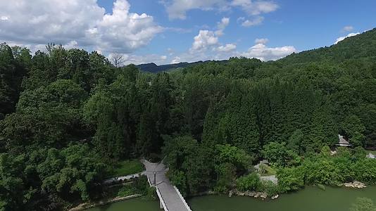贵州安顺龙宫国家5A级旅游钱景区自然风光航拍视频的预览图