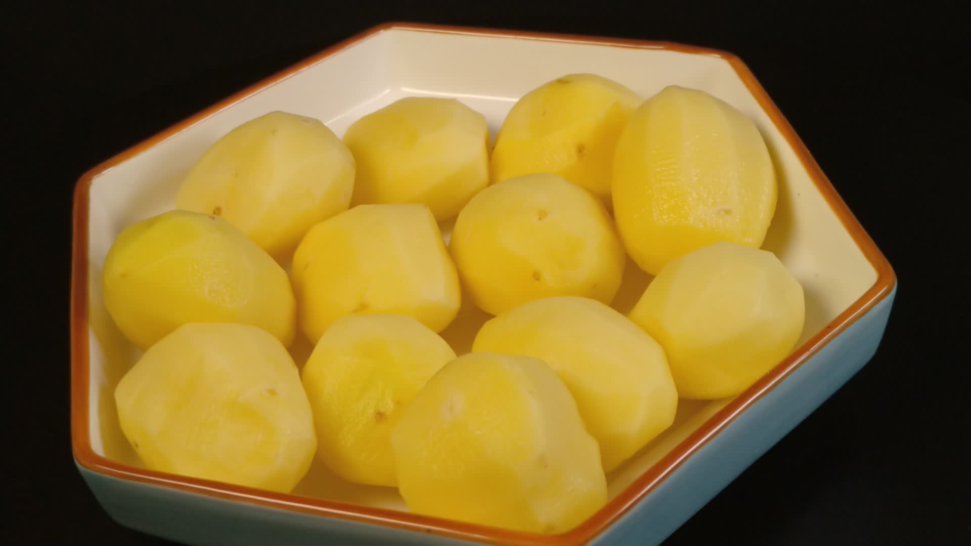 土豆特写马铃薯洋芋有机蔬菜4K实拍视频视频的预览图