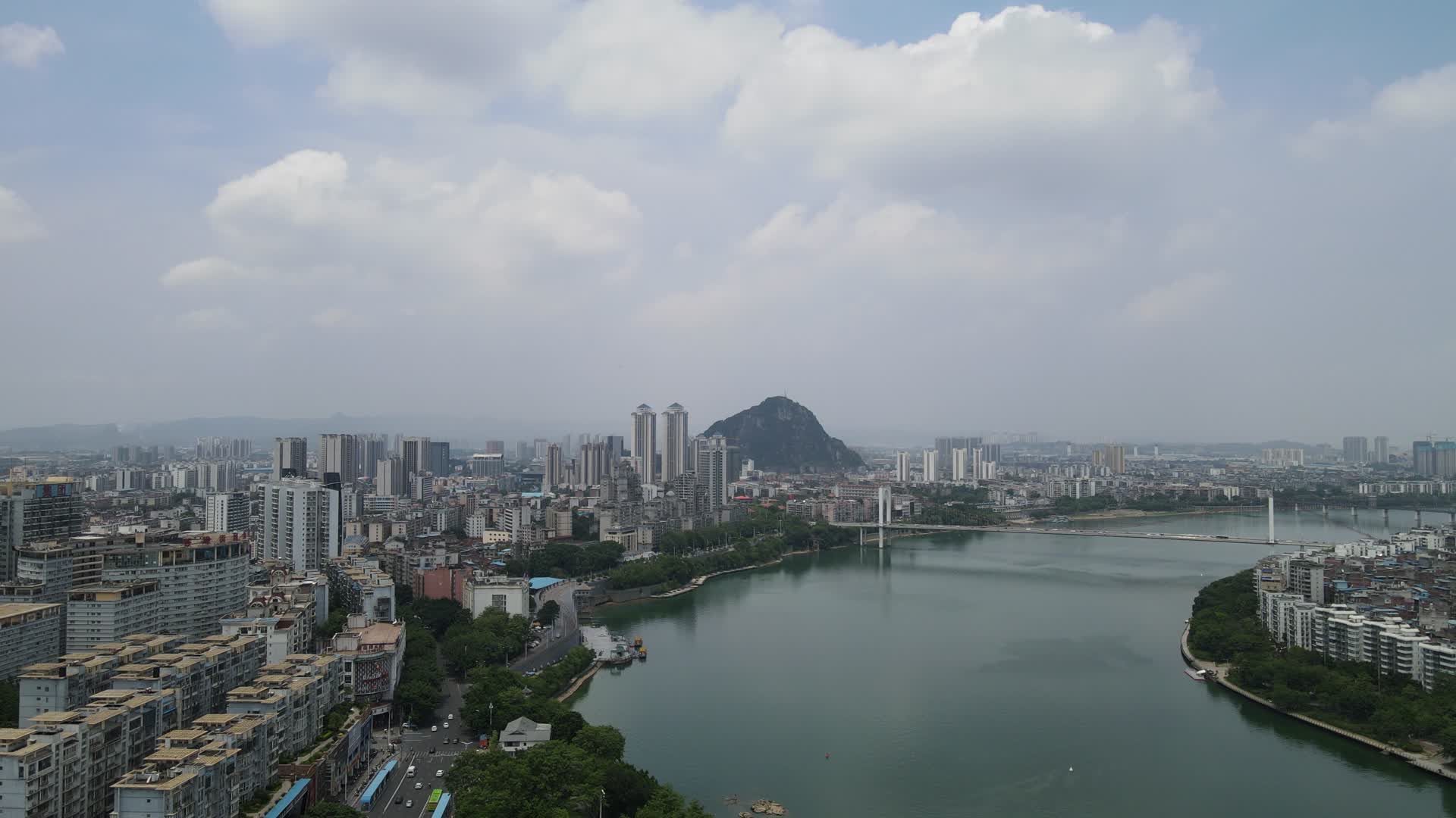 广西柳州城市风景4K航拍视频视频的预览图