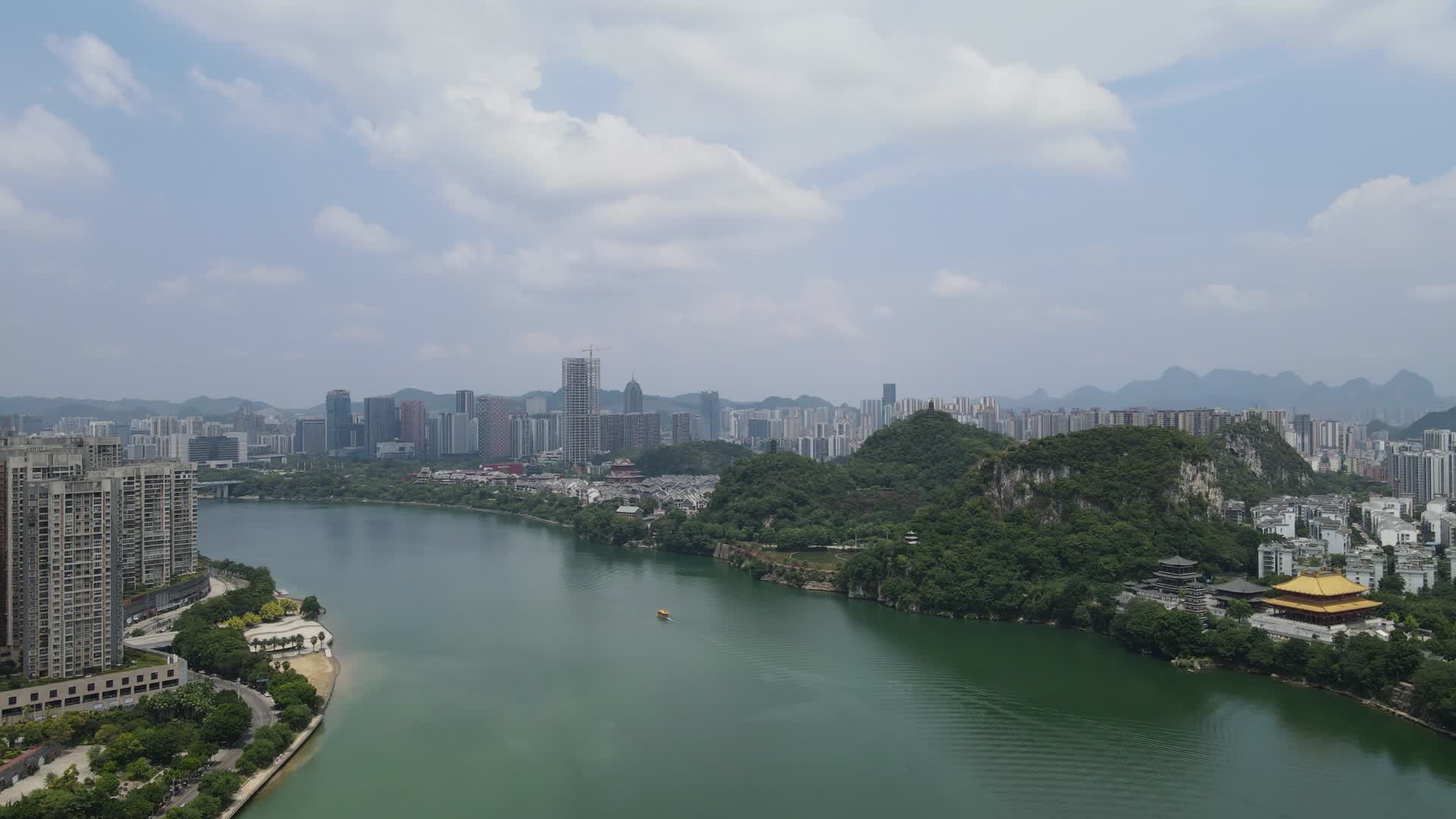 广西柳州柳江风光带4K航拍视频视频的预览图
