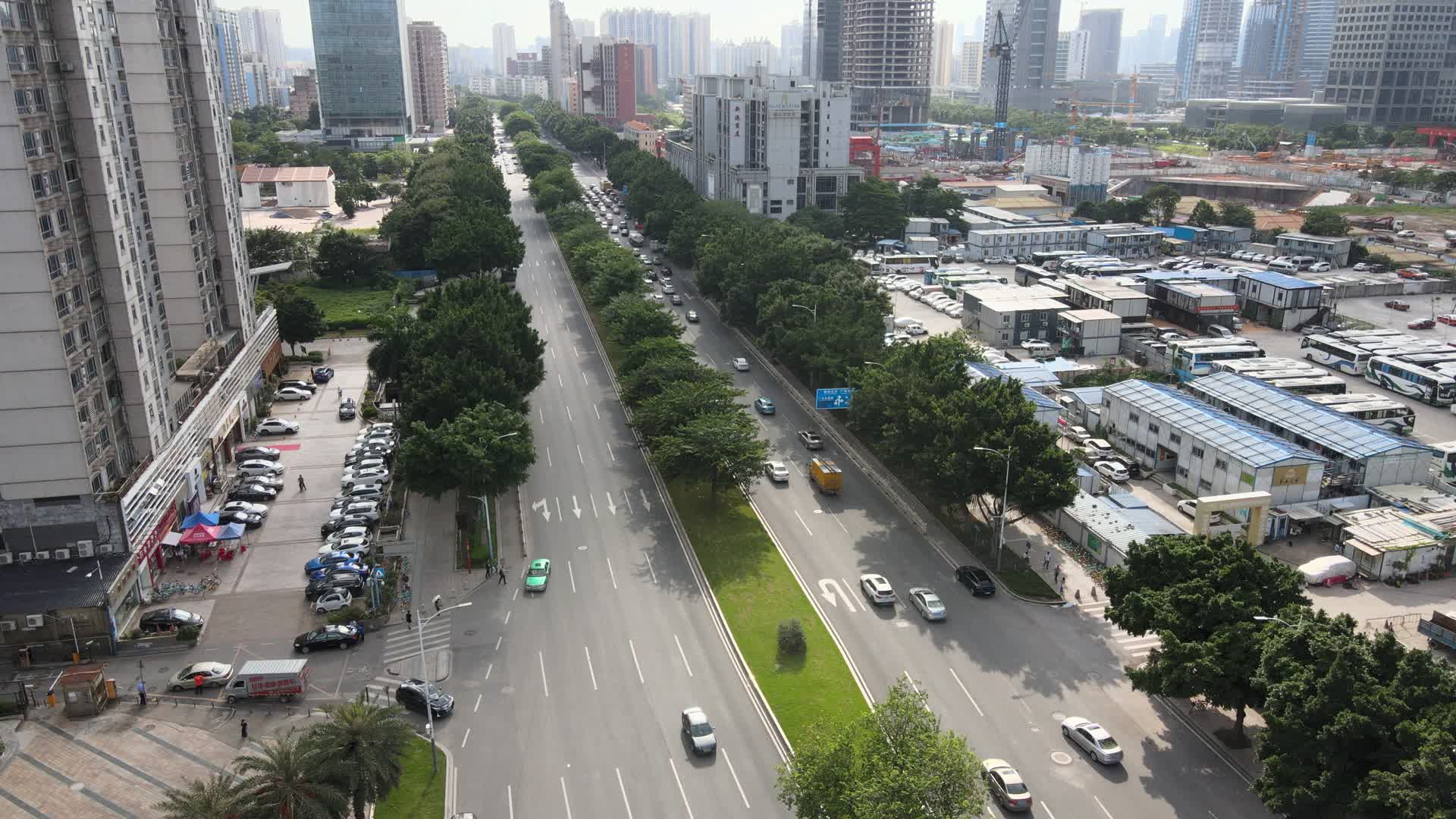 广州新港东路城市建筑交通航拍视频的预览图