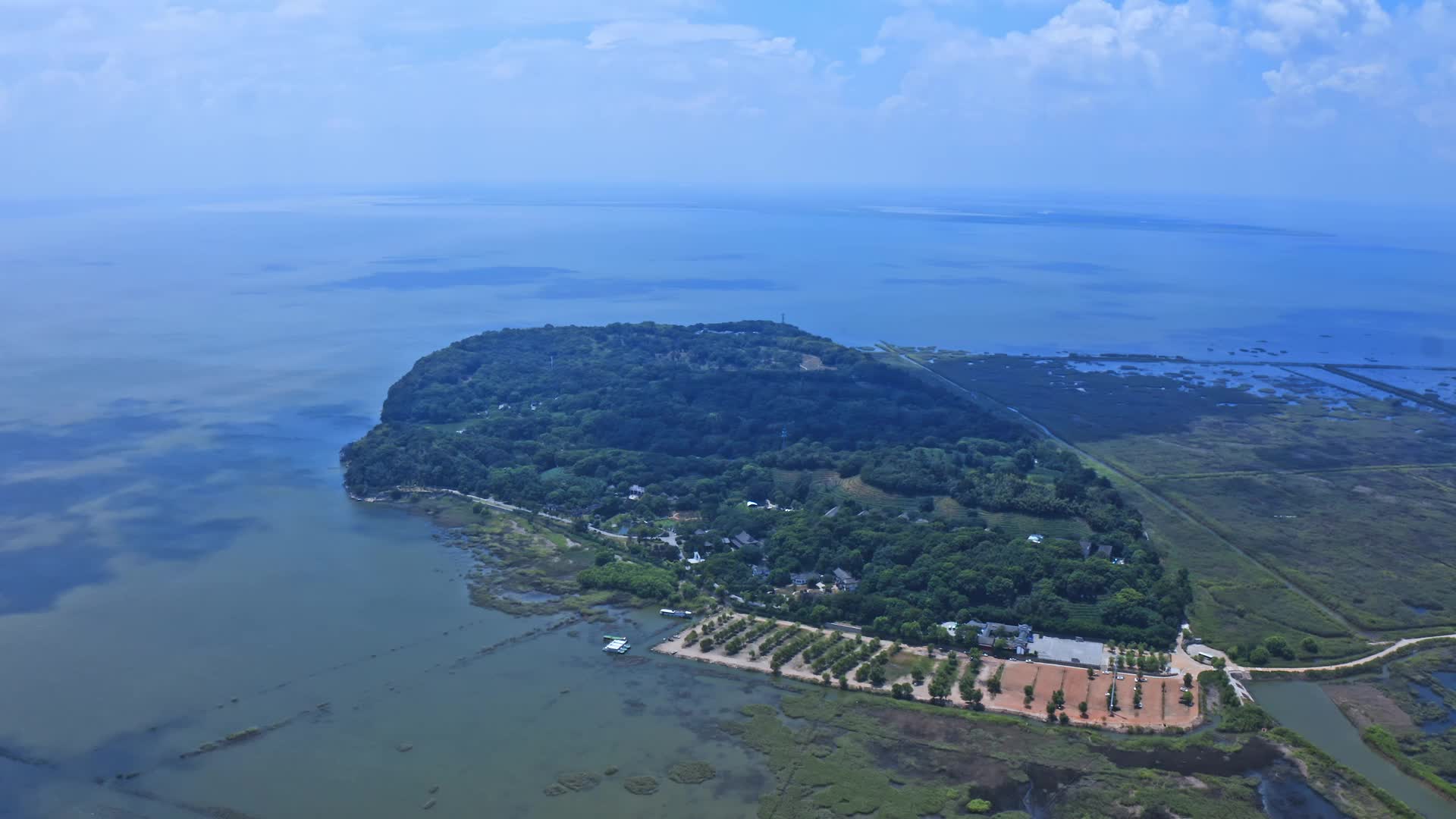 湖南岳阳洞庭湖君山岛自然风光航拍视频视频的预览图