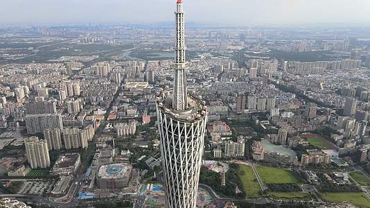 广州塔航拍航拍城市地标建筑高空近距离视频的预览图