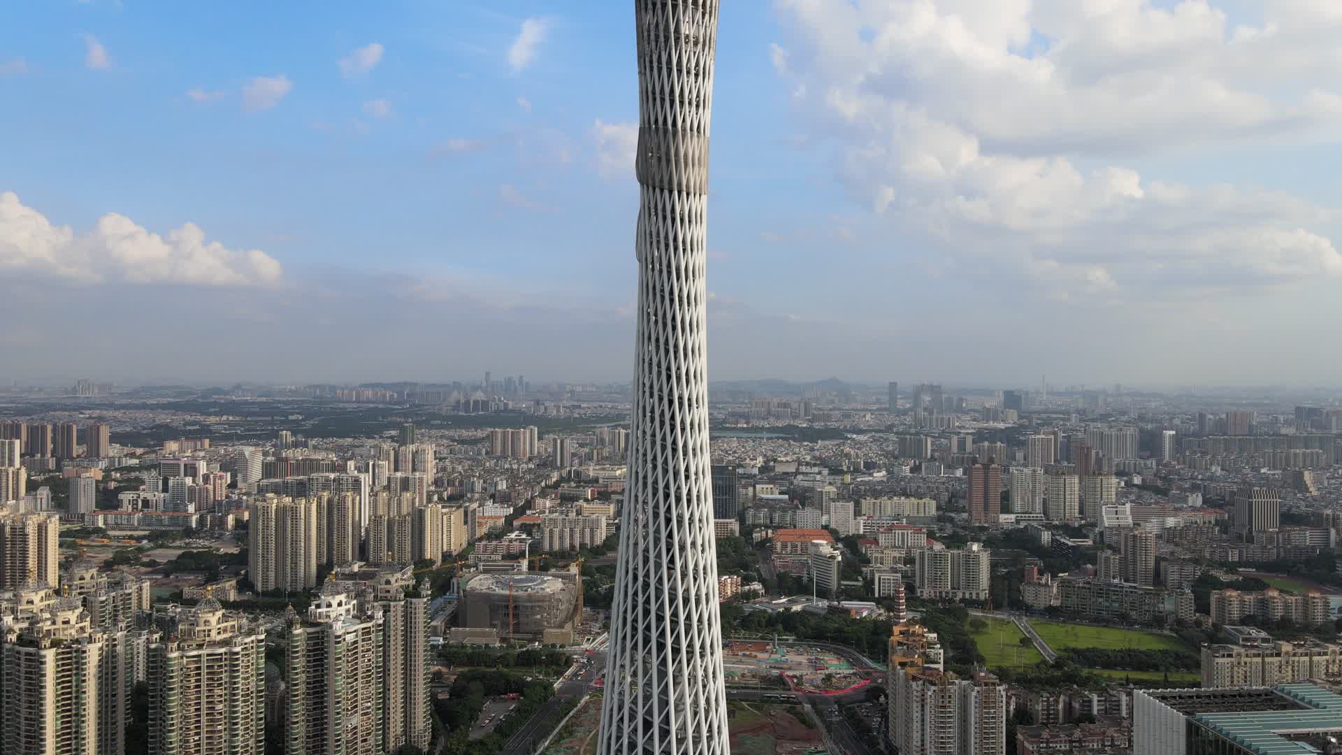 广州塔航拍航拍广州城市地标建筑视频的预览图