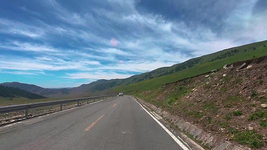 新疆北疆公路风景视频的预览图