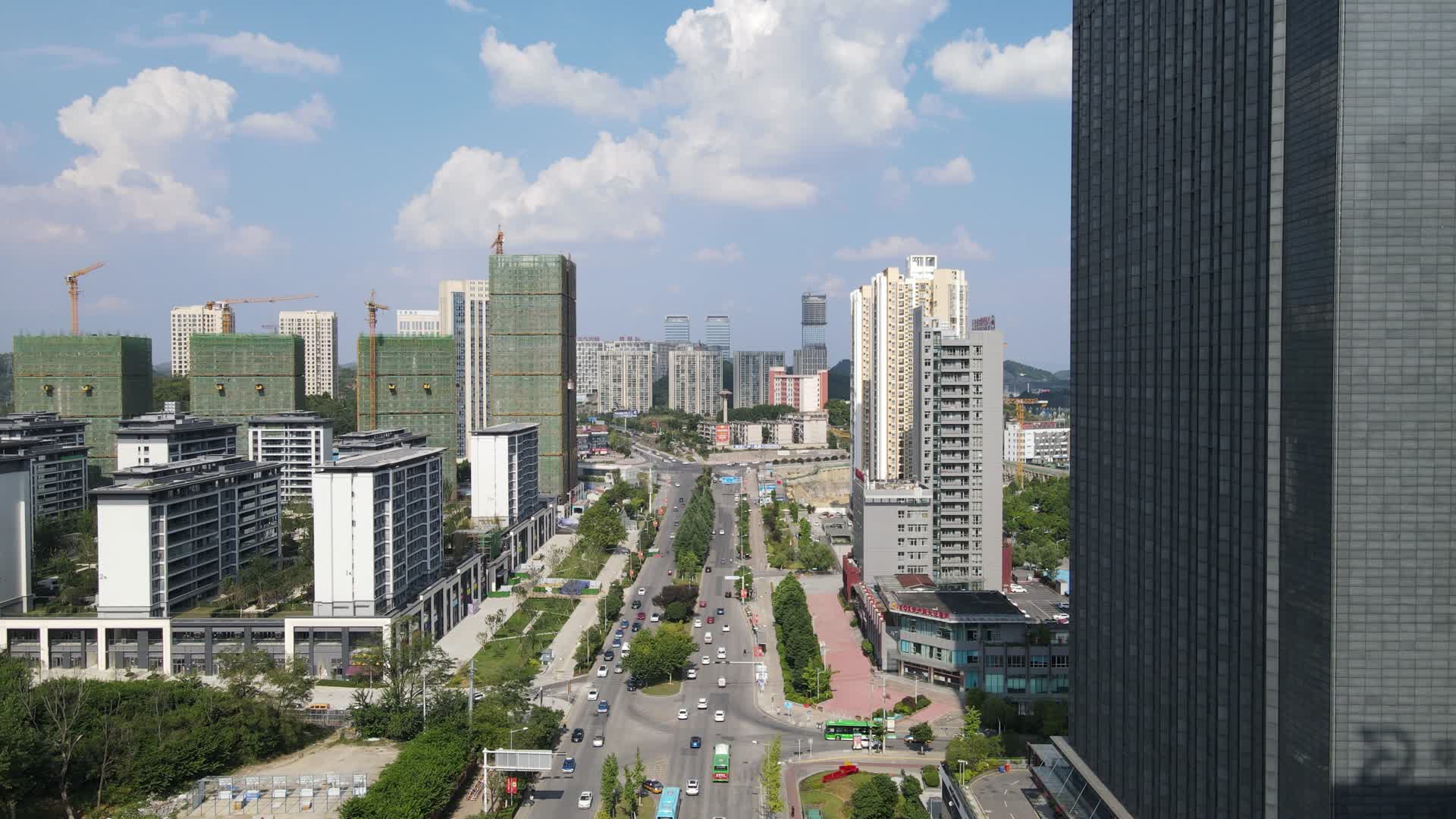 贵州贵阳城市高楼商务建筑4K航拍视频视频的预览图
