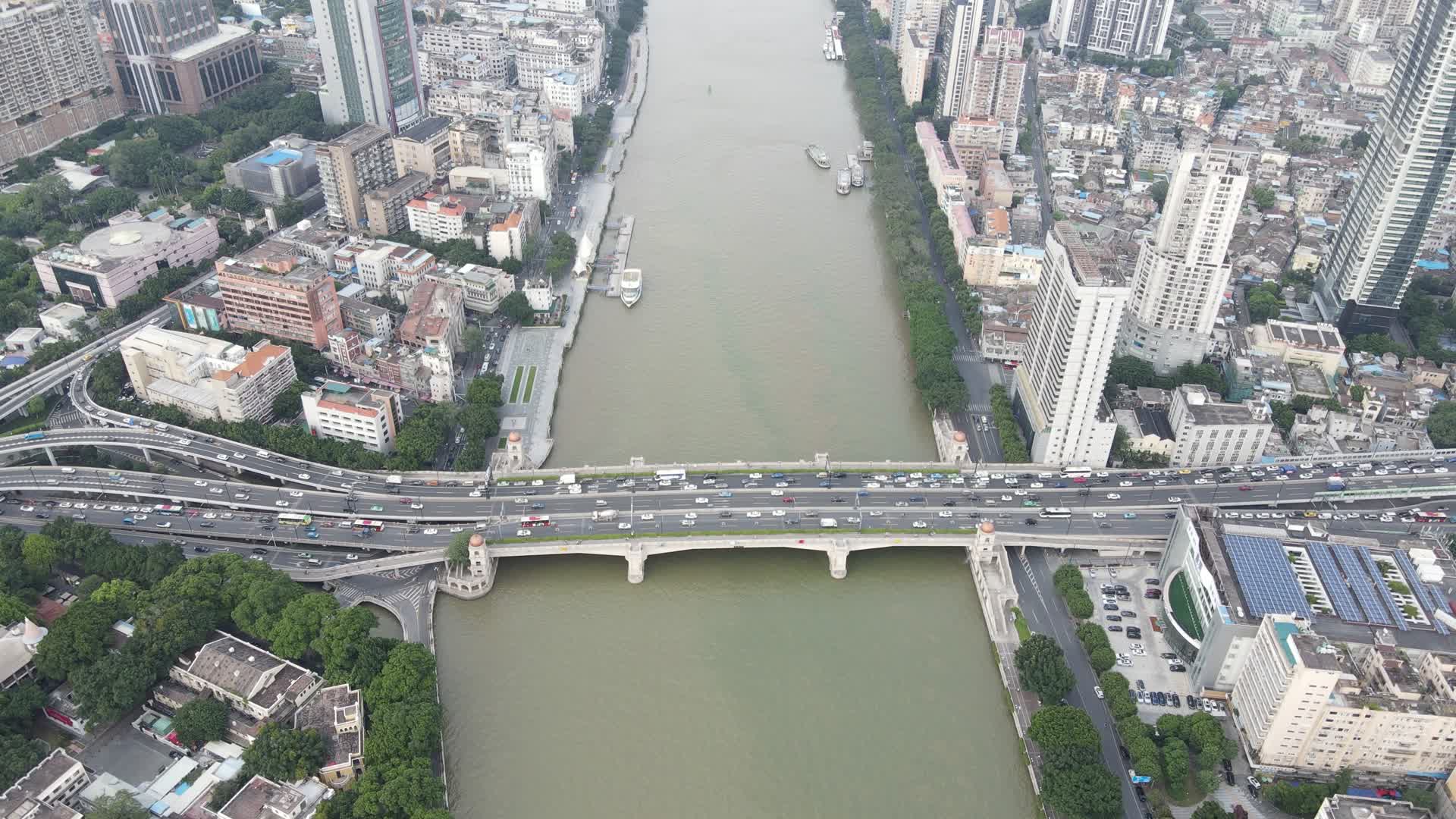 广州人民桥城市桥梁交通车流视频的预览图