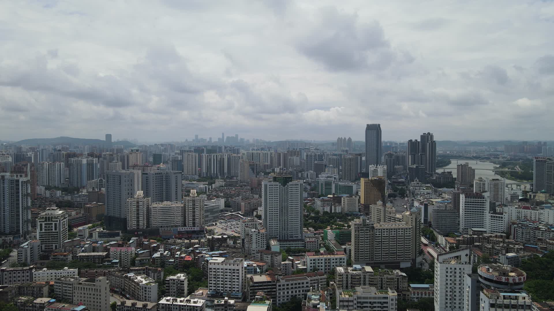 广西南宁朝阳路商业圈高楼建筑4K航拍视频视频的预览图