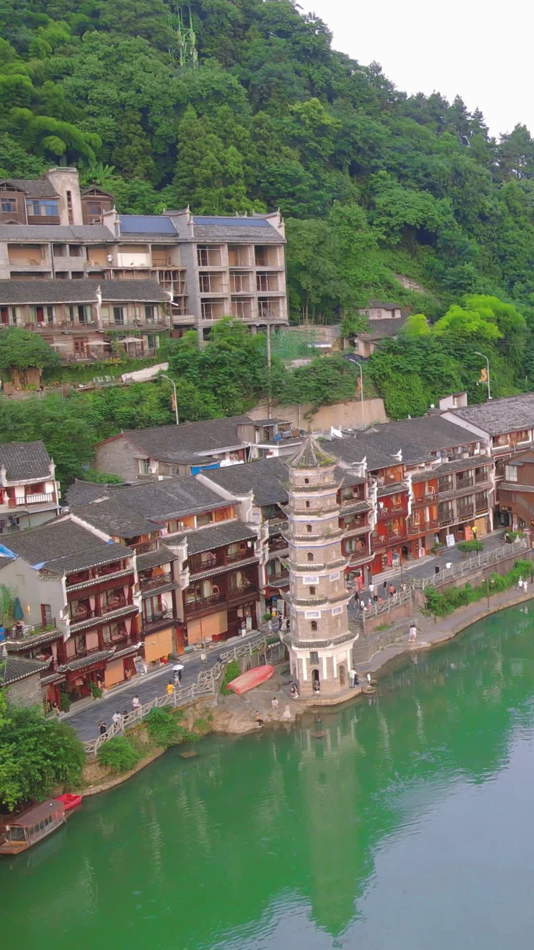 湖南湘西凤凰古城4A景区万名塔4K航拍视频的预览图