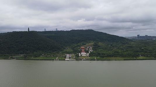 广西南宁青秀山全景航拍视频的预览图