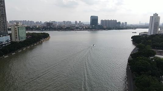 广州洲头咀段珠江航拍视频的预览图