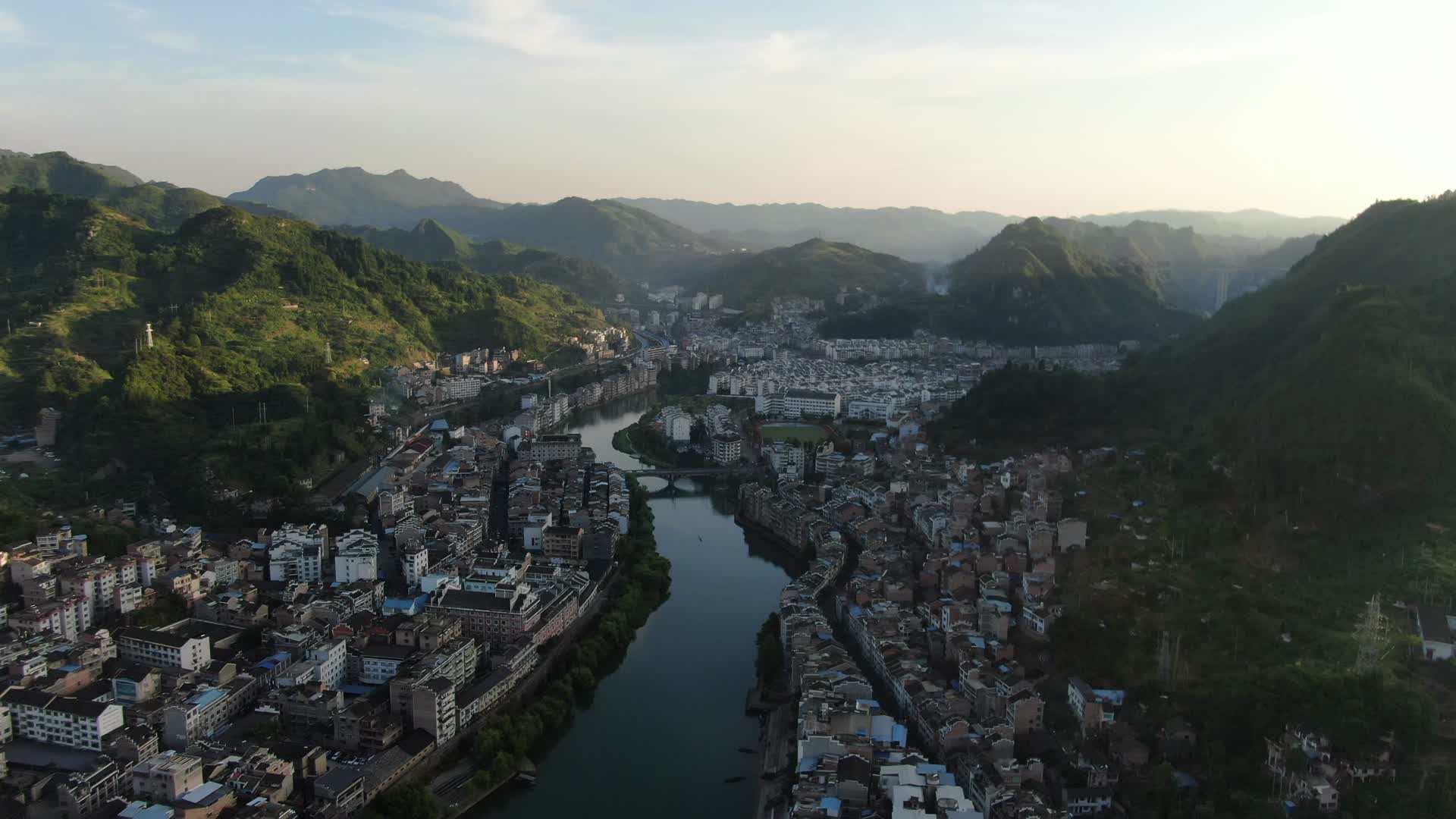 航拍贵州镇远古镇5A景区视频的预览图