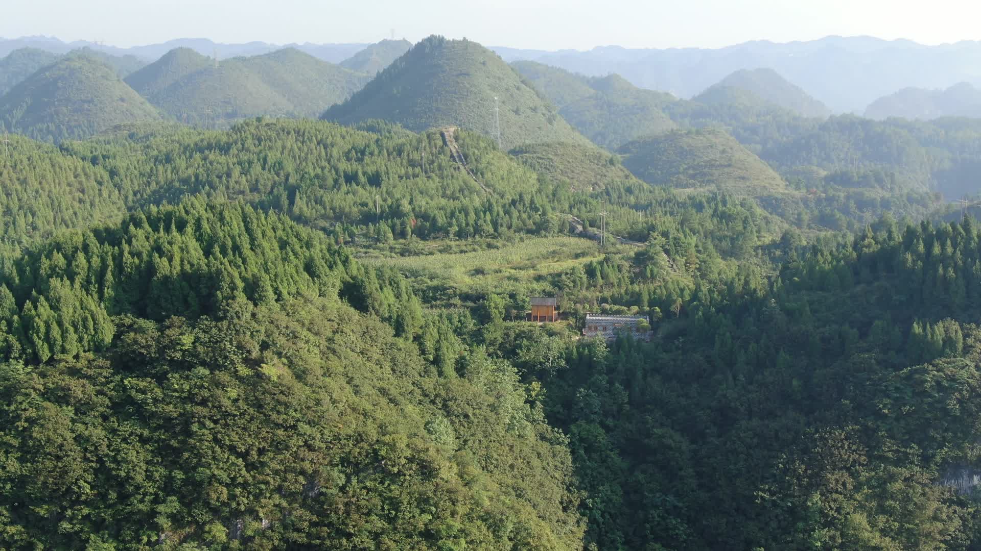 贵州镇远古镇景区石屏山苗疆长城航拍视频的预览图
