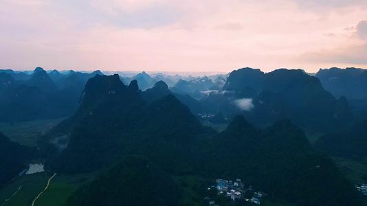 山川意境层峦叠嶂中国风航拍视频视频的预览图
