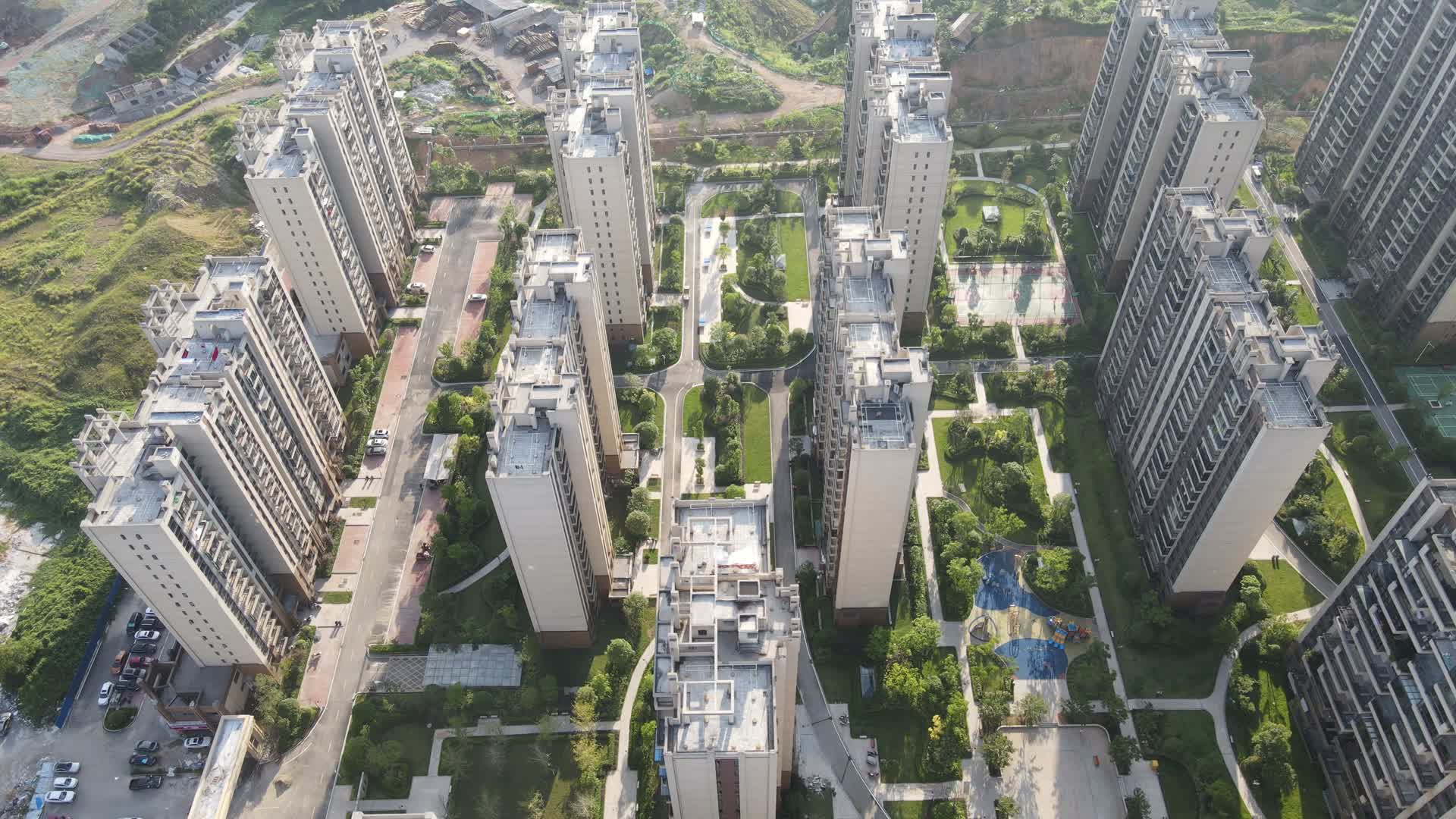 航拍城市高层住宅小区视频的预览图