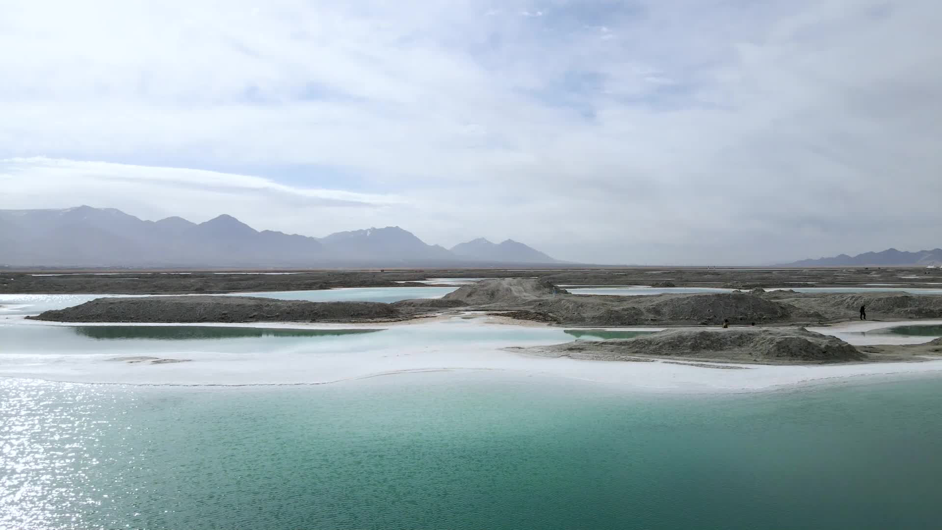 翡翠湖航拍视频的预览图