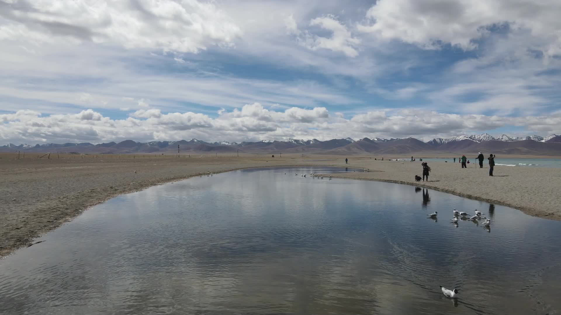 西藏纳木错湖航拍视频的预览图