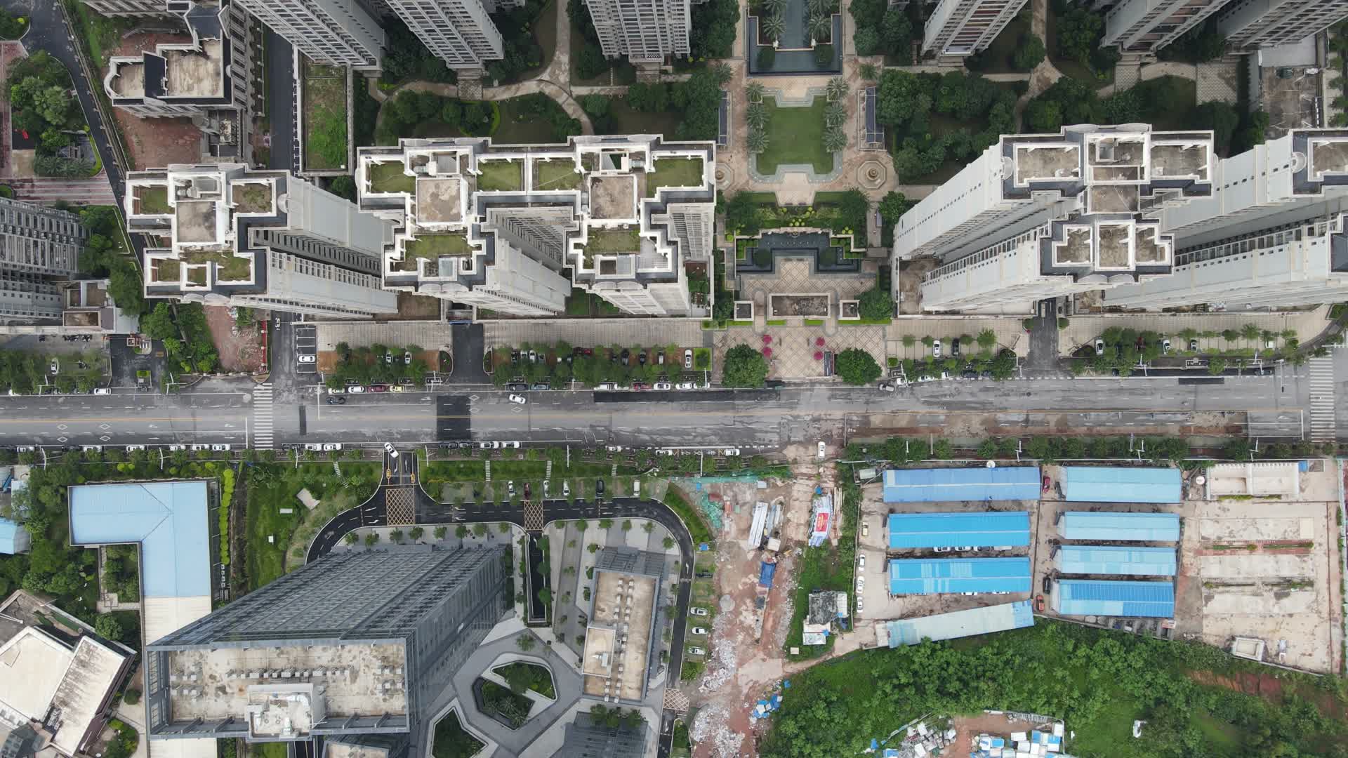 航拍广西南宁五象新区在建高楼视频的预览图