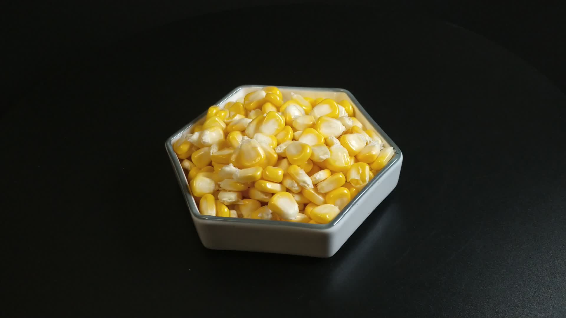 有机生态甜玉米粒美食食物4K实拍视频视频的预览图