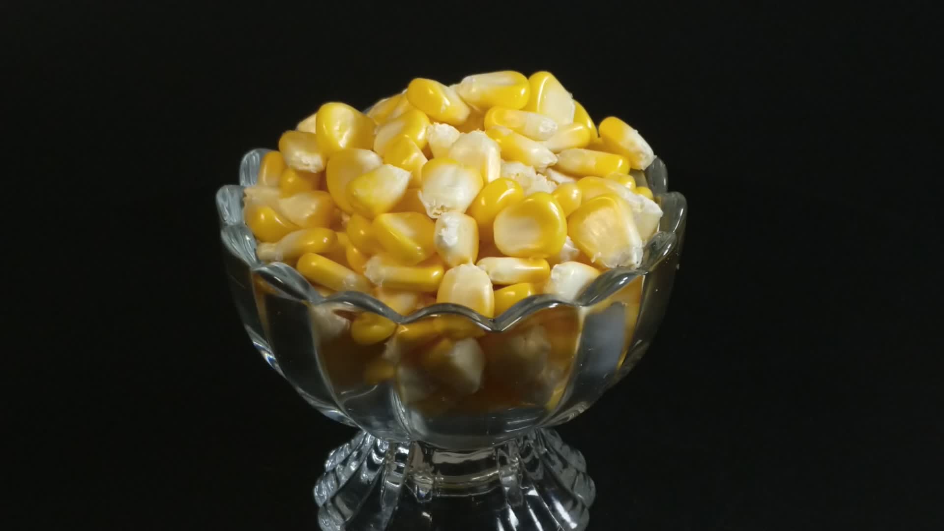 有机生态甜玉米粒美食食物4K实拍视频视频的预览图