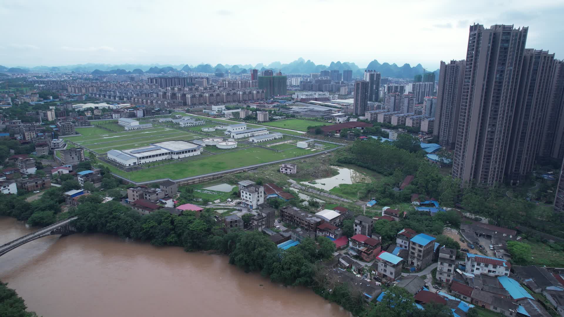 城市污水处理厂航拍视频的预览图