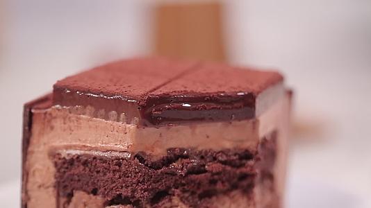 巧克力甜品蛋糕视频的预览图