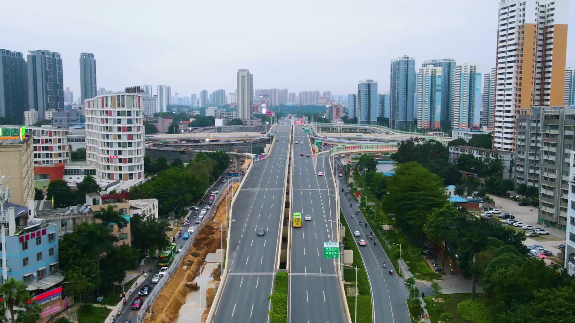 南宁青川大桥高架桥立交桥车流视频的预览图