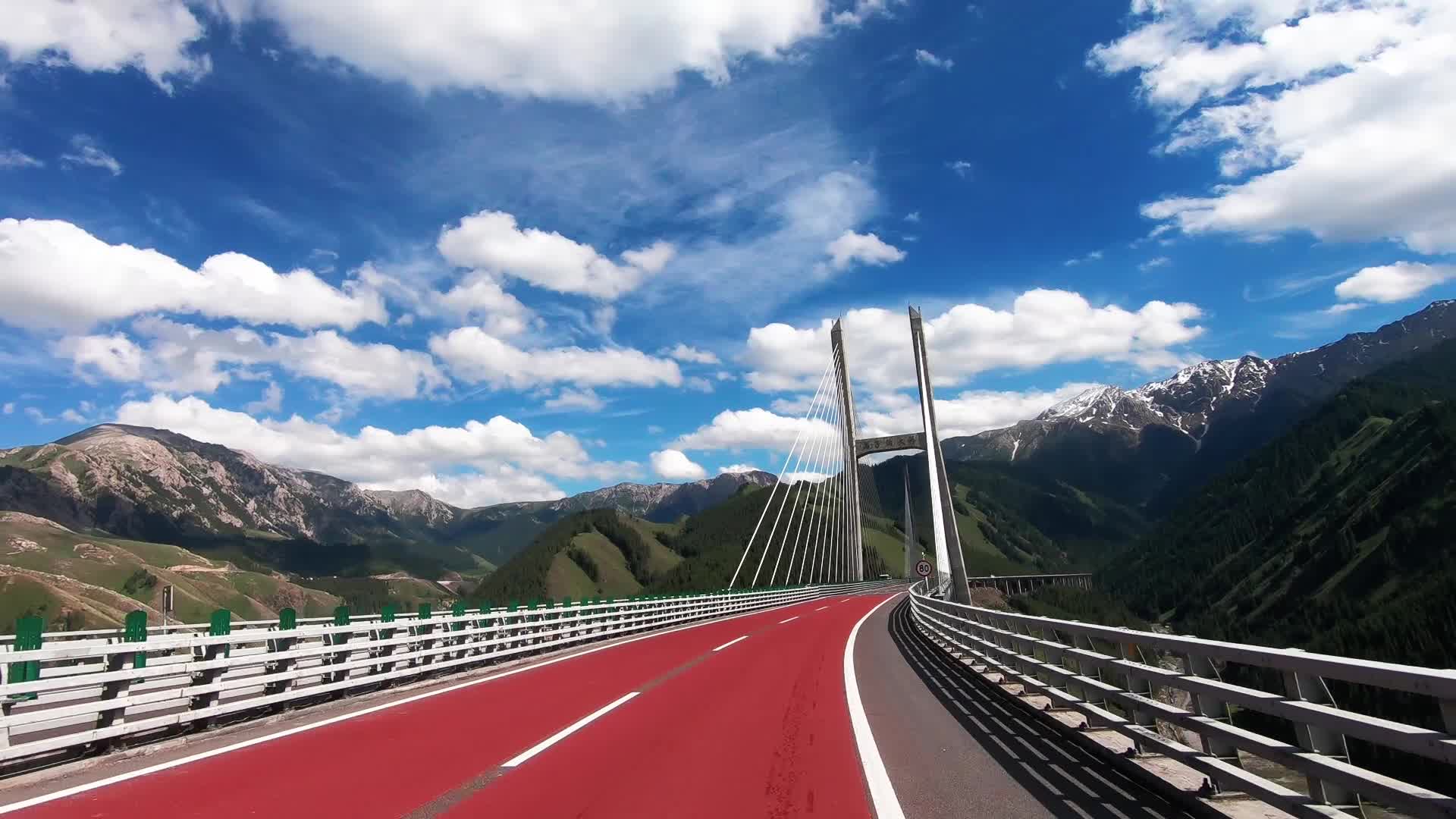 果子沟大桥第一视角视频的预览图