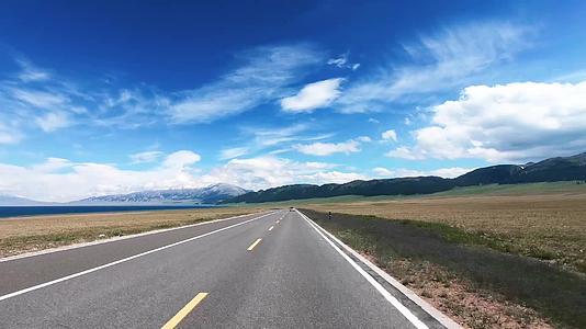 新疆赛里木湖车外第一视角风景视频的预览图