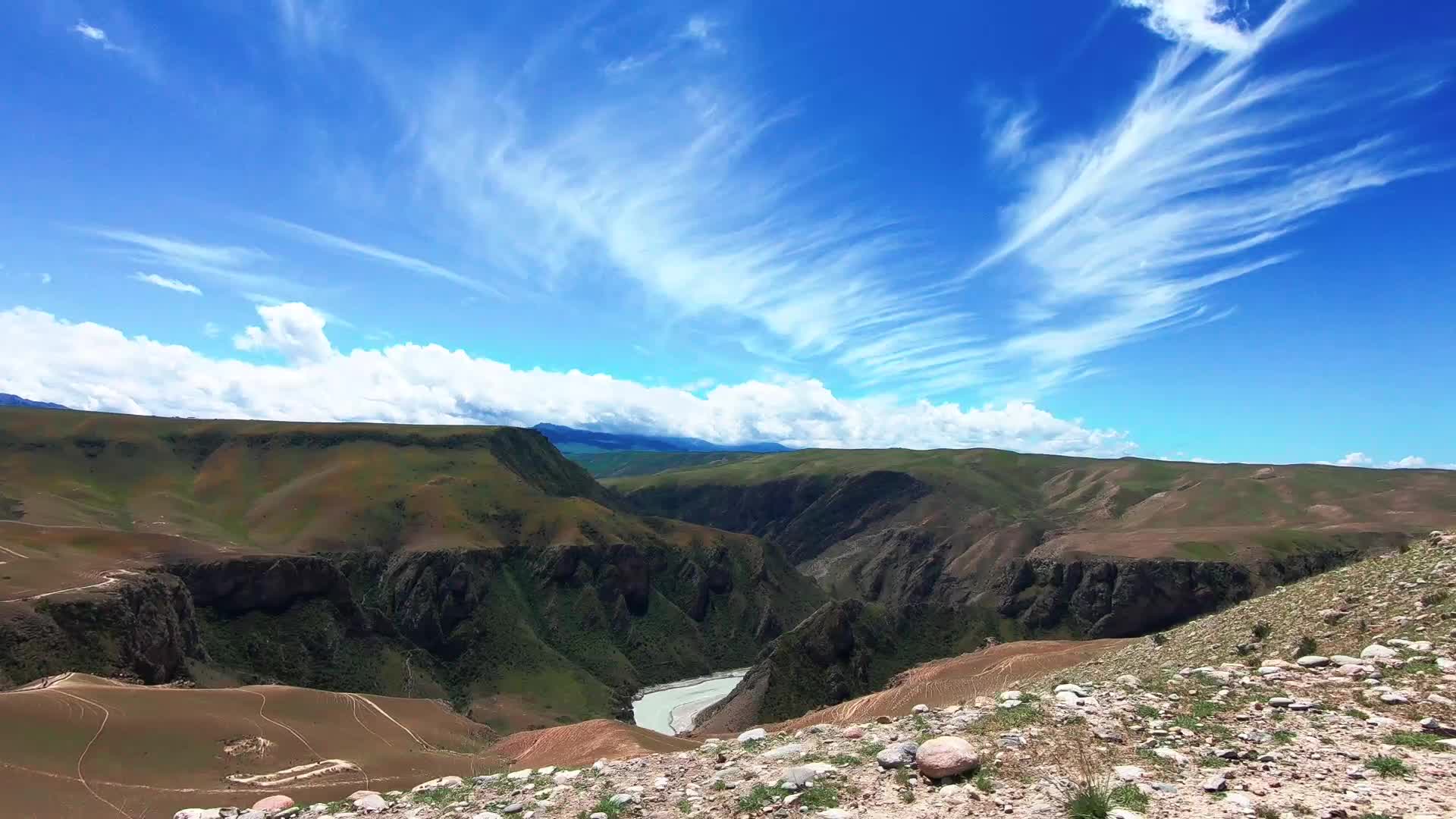 新疆喀拉峻阔克苏大峡谷鳄鱼湾视频的预览图