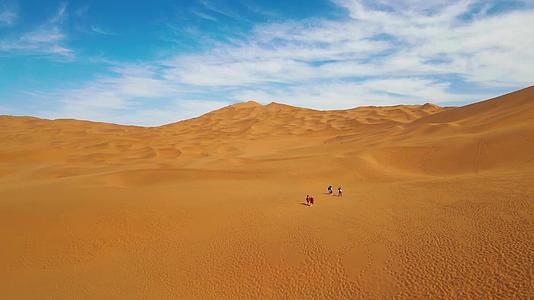 新疆鄯善沙漠航拍视频的预览图