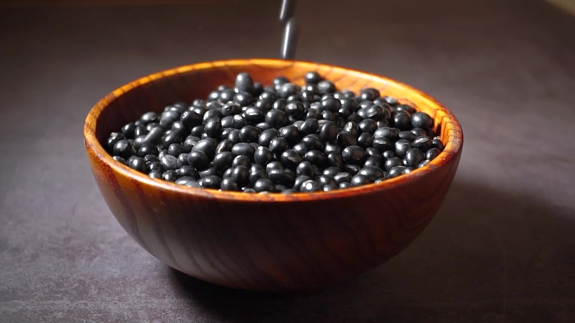 青仁黑豆有机食品4k实拍视频的预览图