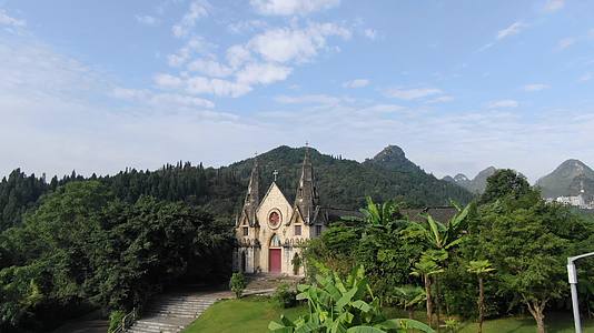 安顺市黄果树景区教堂航拍4K视频的预览图