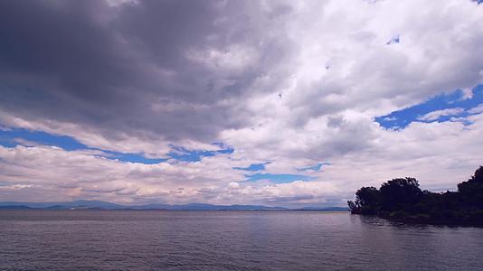 旅游宣传片4K航拍云南合集云层蓝天海洋西湖美景视频的预览图