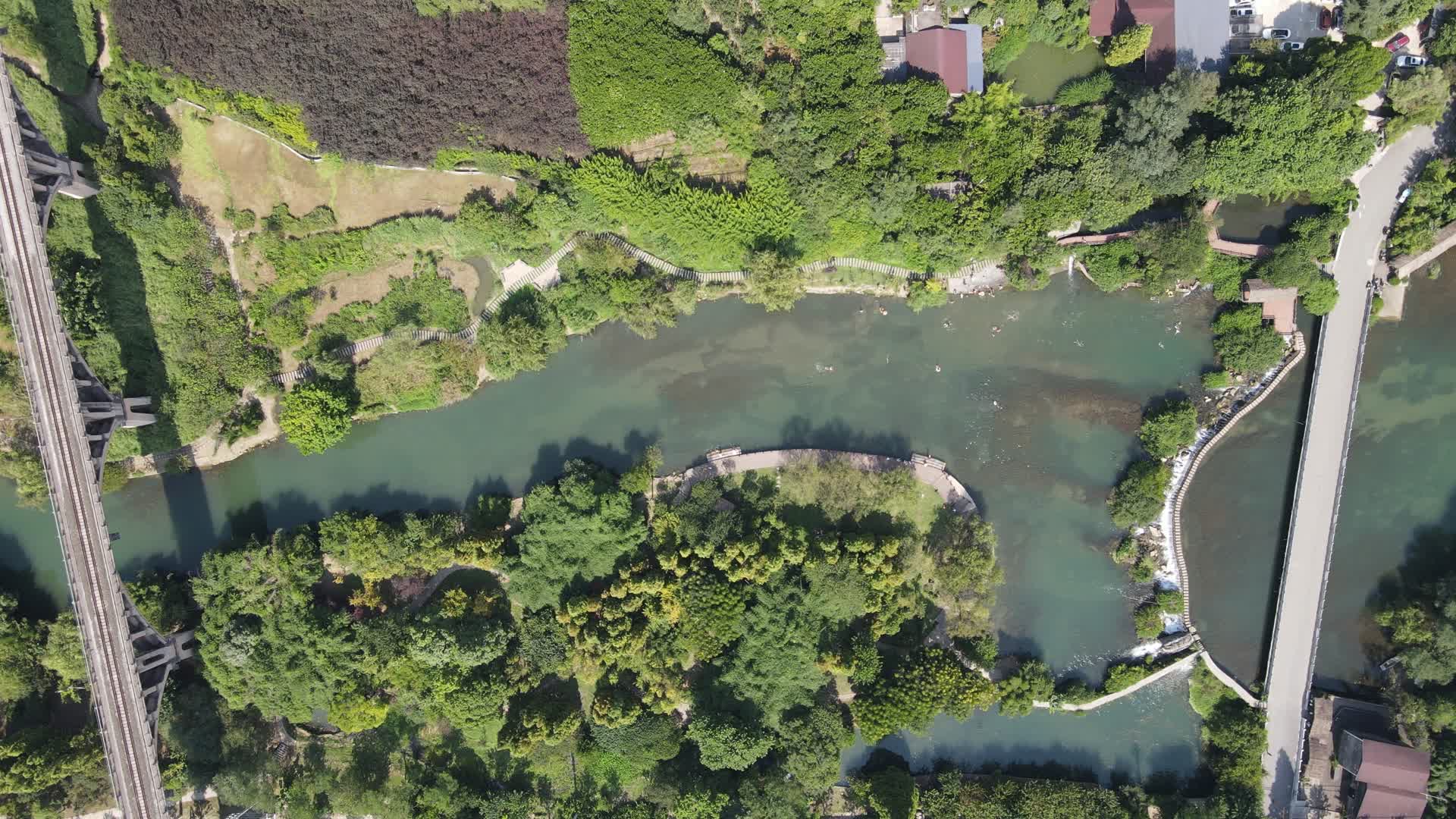 贵阳花溪十里河滩风景区航拍视频视频的预览图