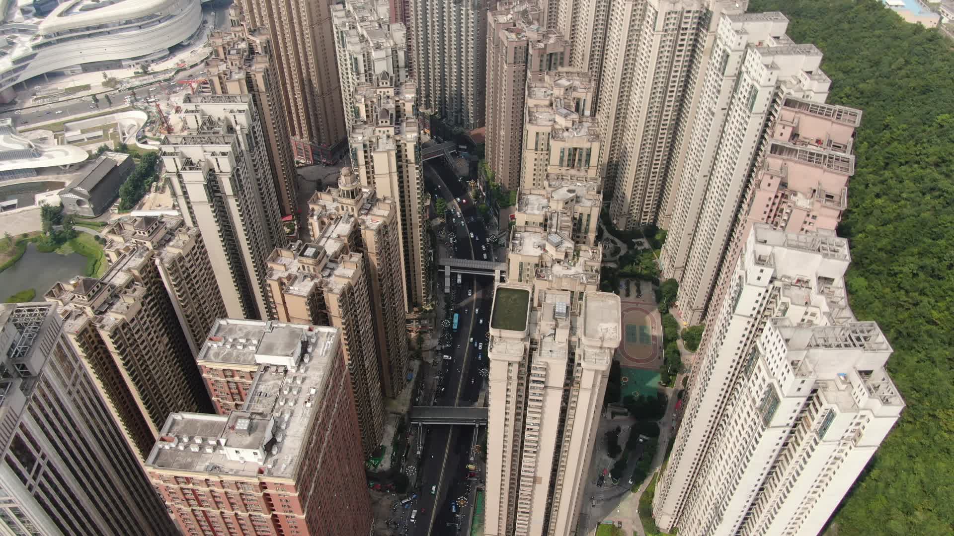 贵州贵阳花果园高楼密集建筑4K航拍视频的预览图