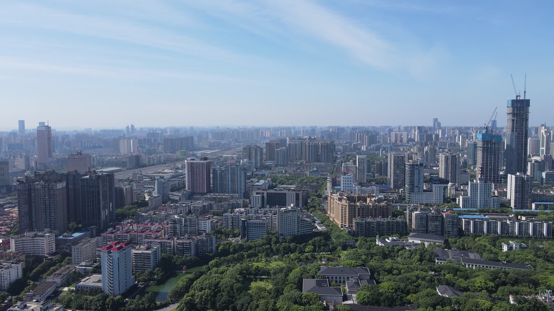 湖南长沙城市高楼建筑天际线4k航拍视频视频的预览图