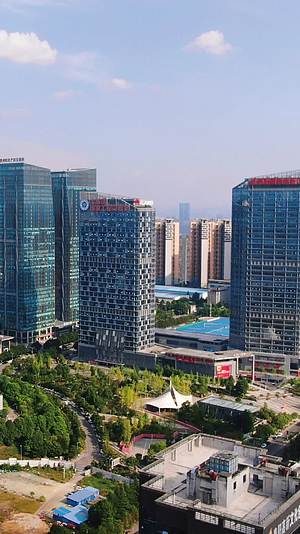 城市高楼商务建筑金融中心竖屏航拍视频的预览图