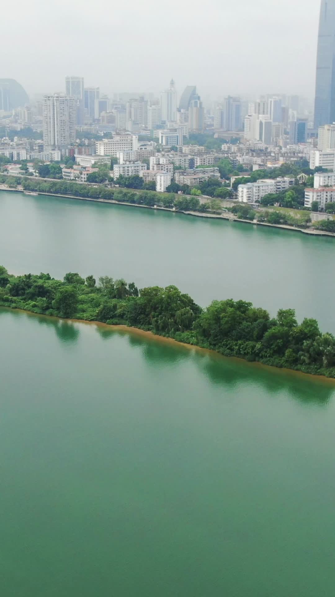 航拍广西柳州柳江中心岛屿萝卜洲视频的预览图