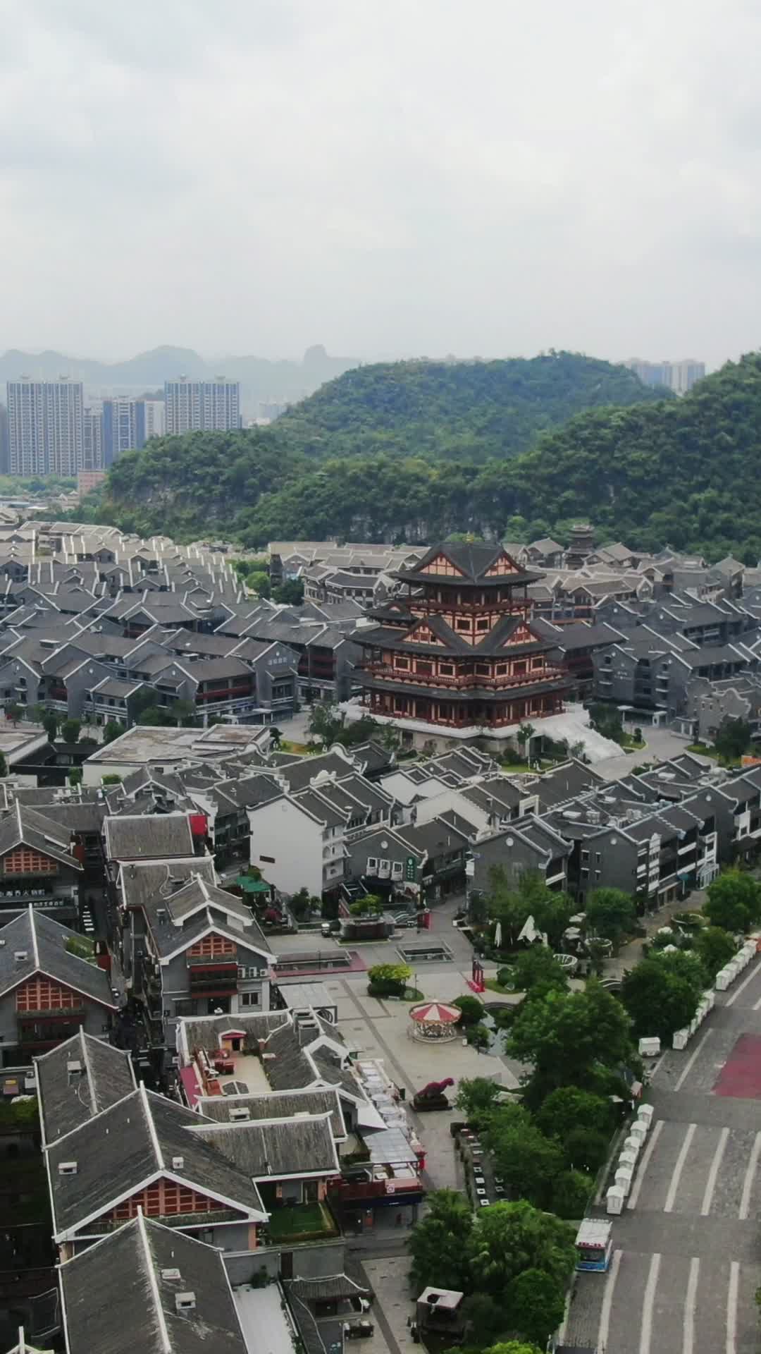 航拍广西柳州窑埠古镇视频的预览图