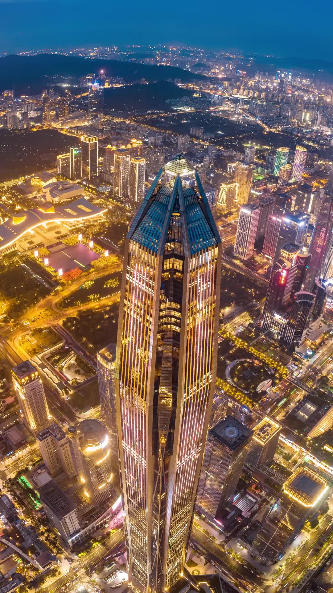 深圳平安大厦城市航拍视频竖版视频的预览图