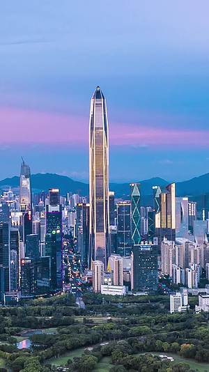 深圳平安大厦城市航拍延时视频竖版视频的预览图