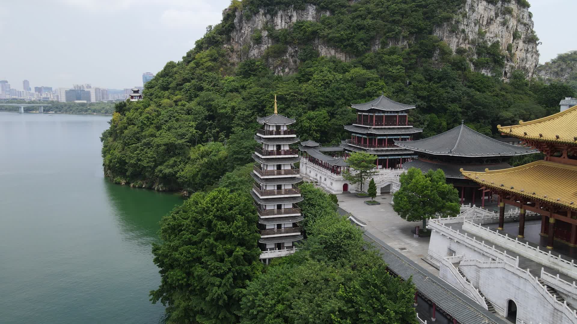 广西柳州文庙历史文化古建筑航拍视频视频的预览图