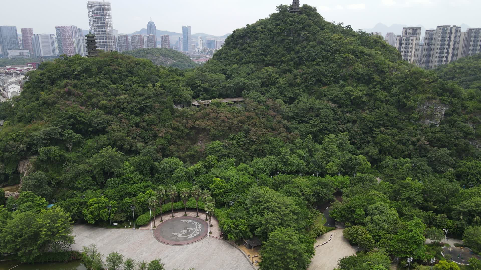广西柳州盘龙公园航拍视频视频的预览图