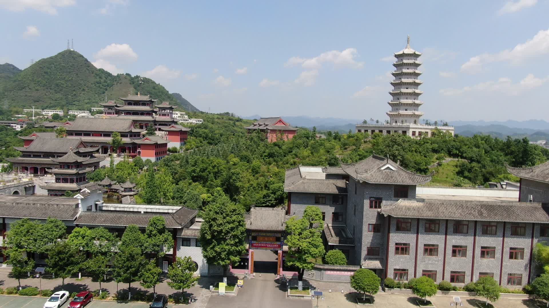 贵州贵阳大兴国寺历史文化古建筑航拍视频的预览图